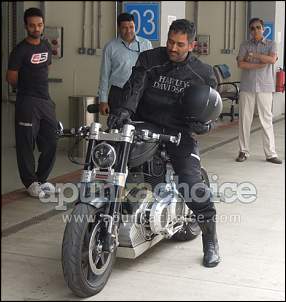Click image for larger version. 

Name:	mahendra singh dhoni pictures.jpg 
Views:	4936 
Size:	61.5 KB 
ID:	2061