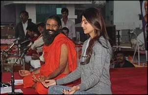 Click image for larger version. 

Name:	shilpa-shetty-yoga-56a0758f141e8_l.jpg 
Views:	453 
Size:	50.4 KB 
ID:	2502